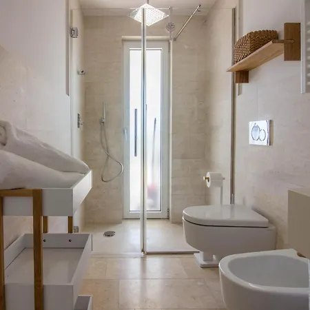 Guesthost - Amazing Apartman