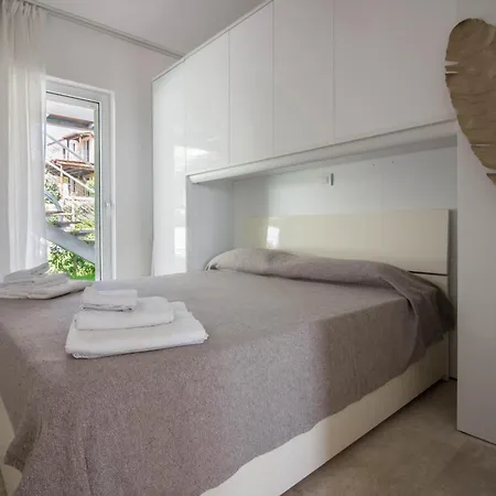 Guesthost - Amazing Apartman Olbia